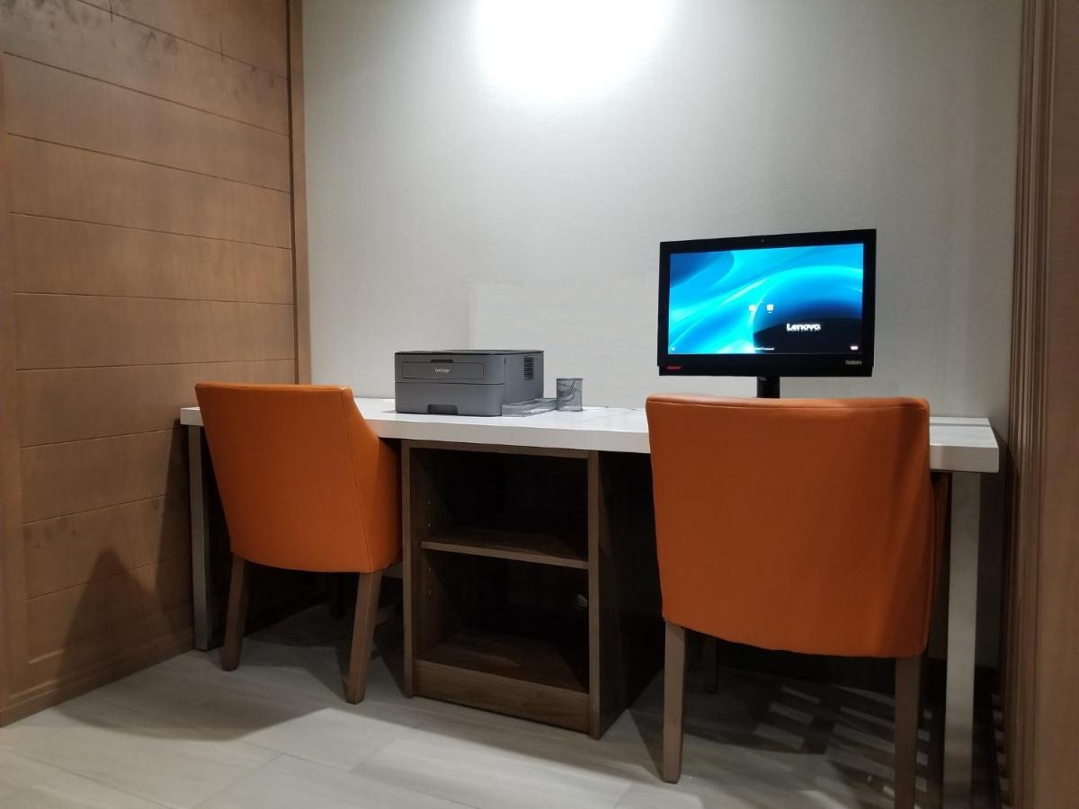 Holiday Inn Express Apex - Raleigh By Ihg Экстерьер фото