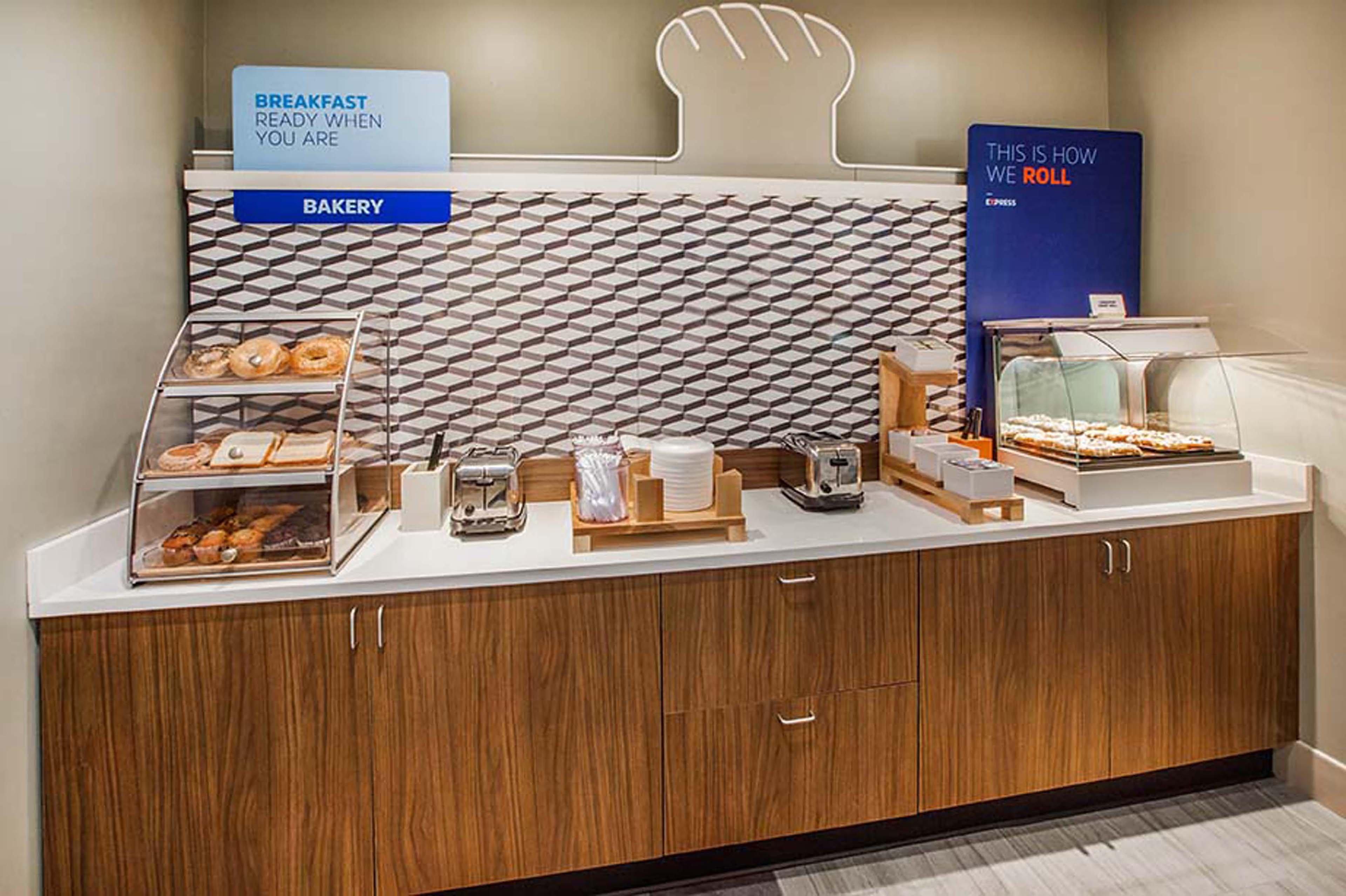 Holiday Inn Express Apex - Raleigh By Ihg Экстерьер фото