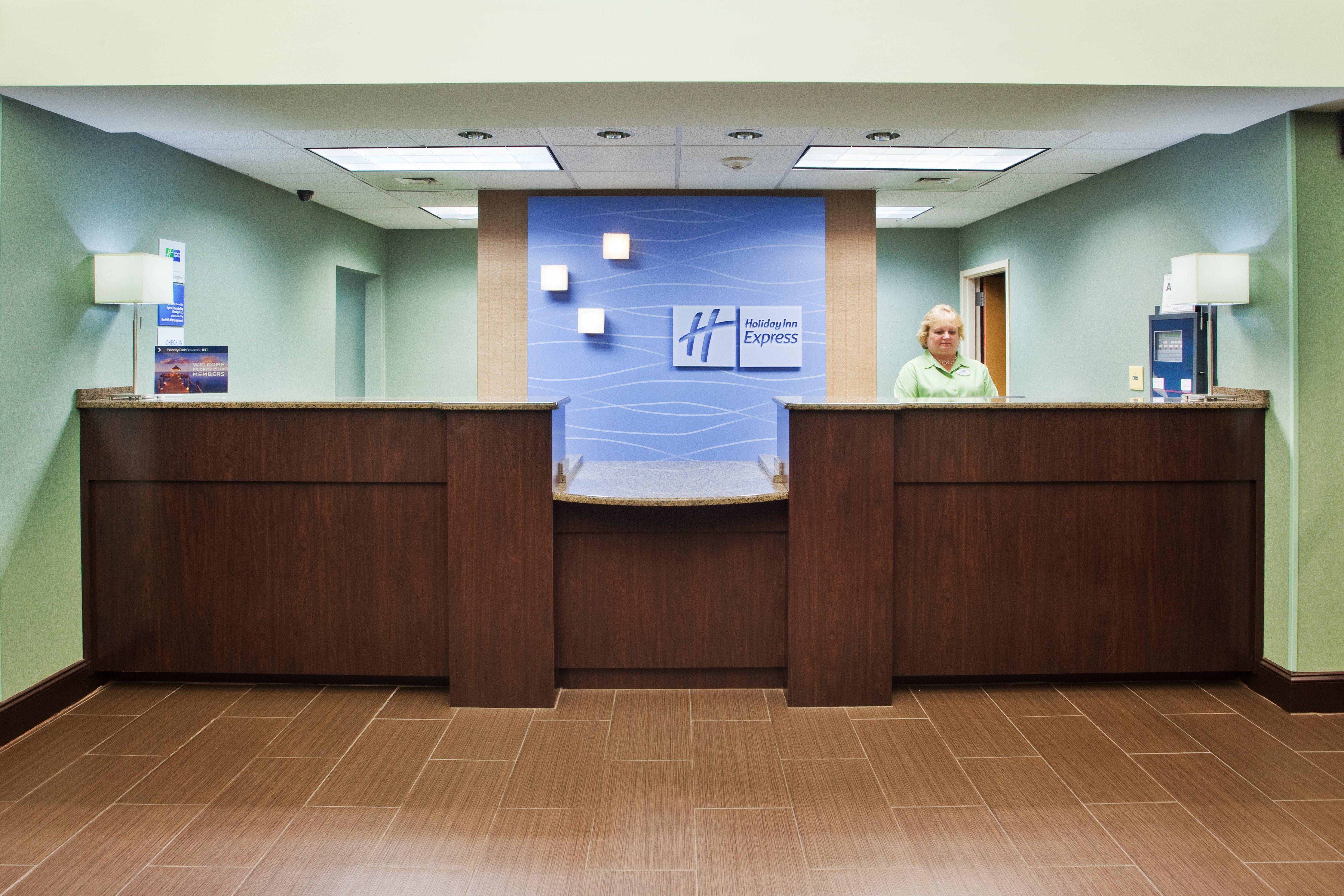 Holiday Inn Express Apex - Raleigh By Ihg Экстерьер фото