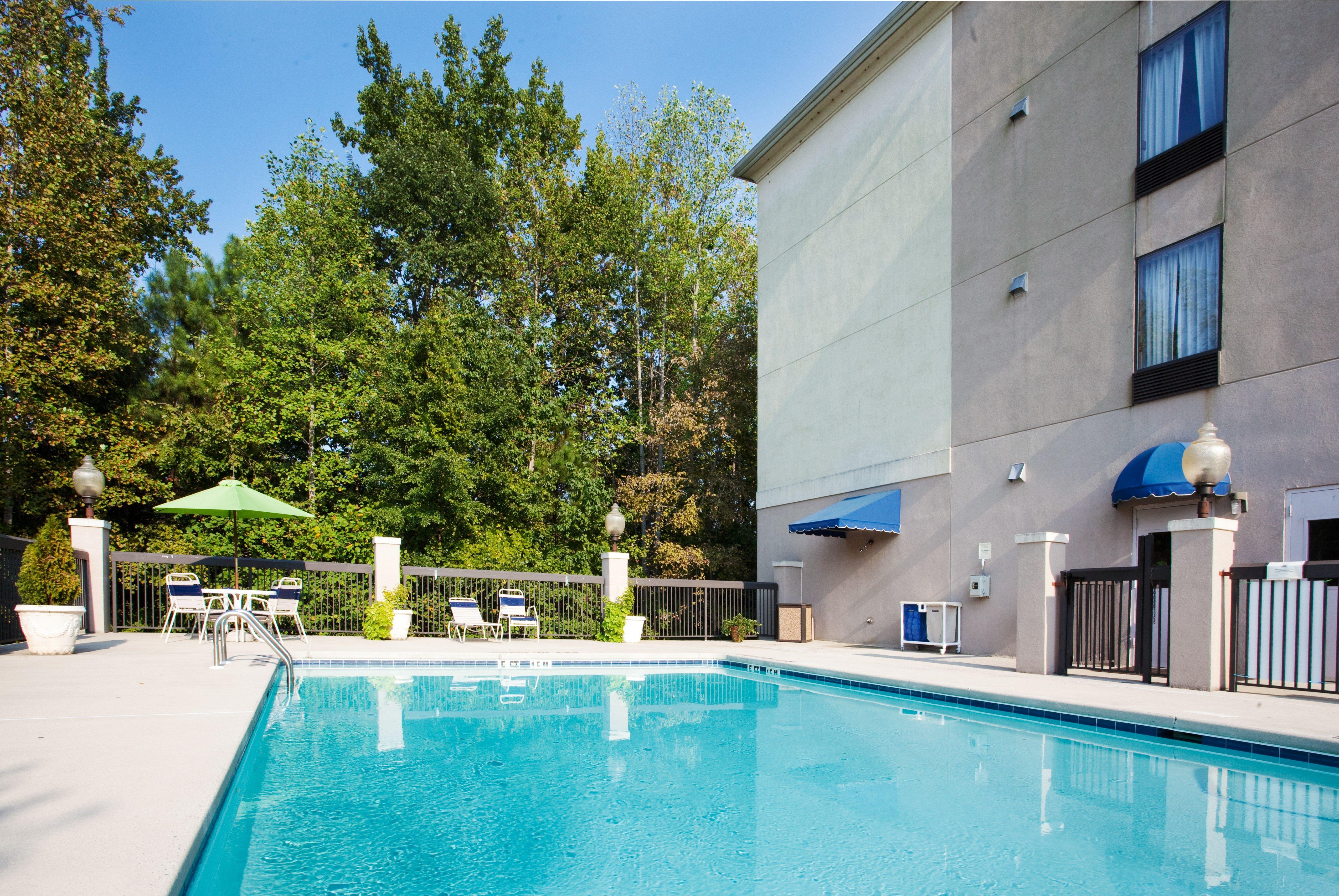 Holiday Inn Express Apex - Raleigh By Ihg Экстерьер фото